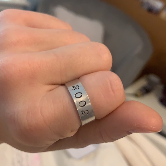 2002 silver ring - Picture 2 of 4